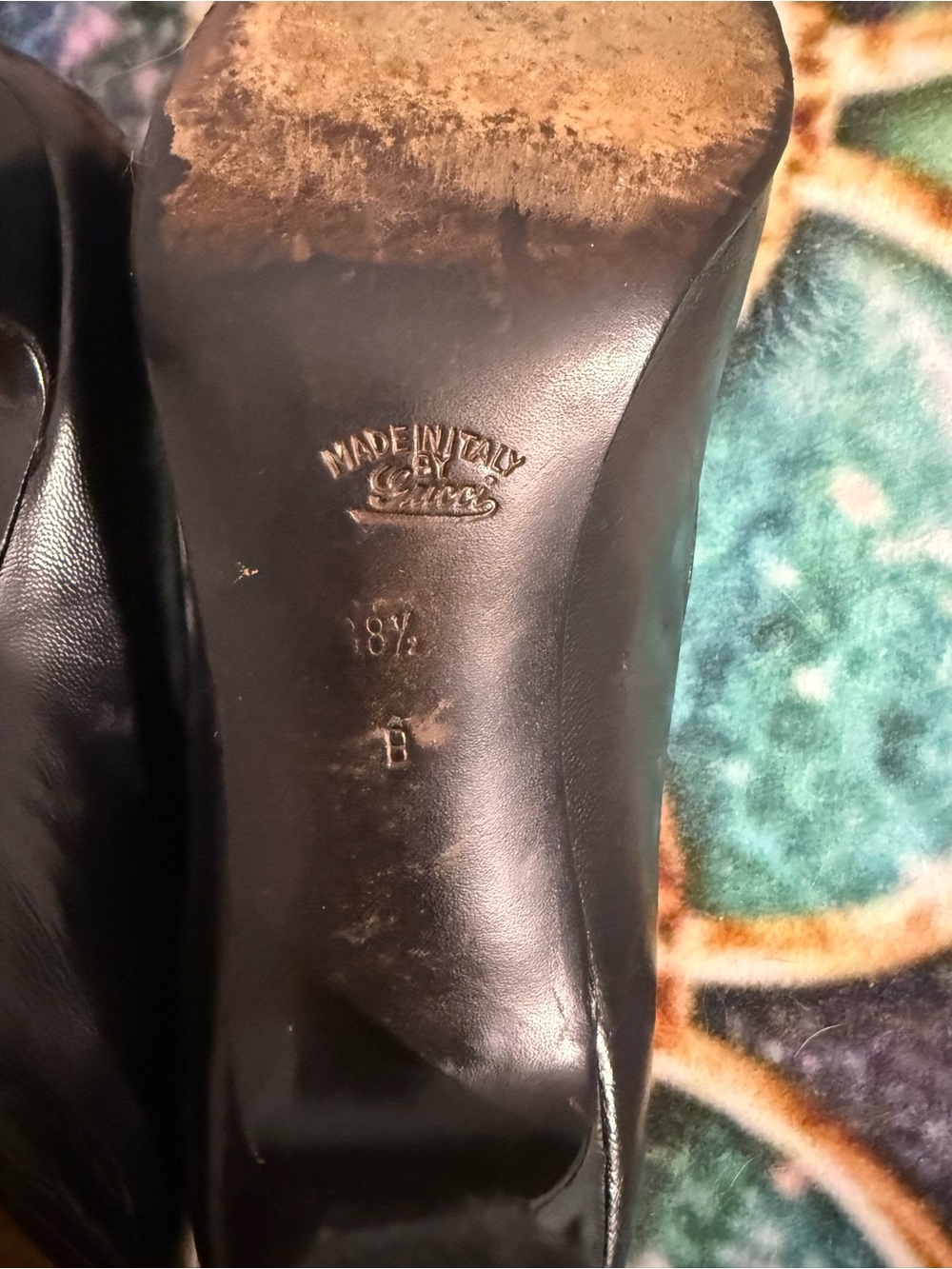 Gucci Vintage Classic Black Leather Women’s Pumps with Gold Accent Made in Italy - Picture 7 of 10